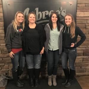 Meet your Posher, Courtney